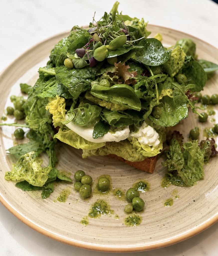 Burrata & Avocado Roll